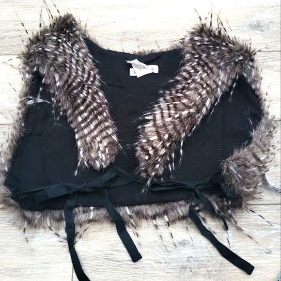 La Fabrique faux fur vest size medium  black white gray striped feather look - Picture 1 of 10